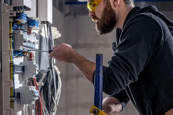 ARES-ELECTRIC-SAC-CHICO-ELECTRICISTA-INICIO_11zon